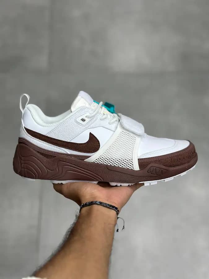 نایک زوم ترویس اسکات فیلد جکس سفید قهوه ای Nike Zoom Travis Scott Field Jaxx White Brown